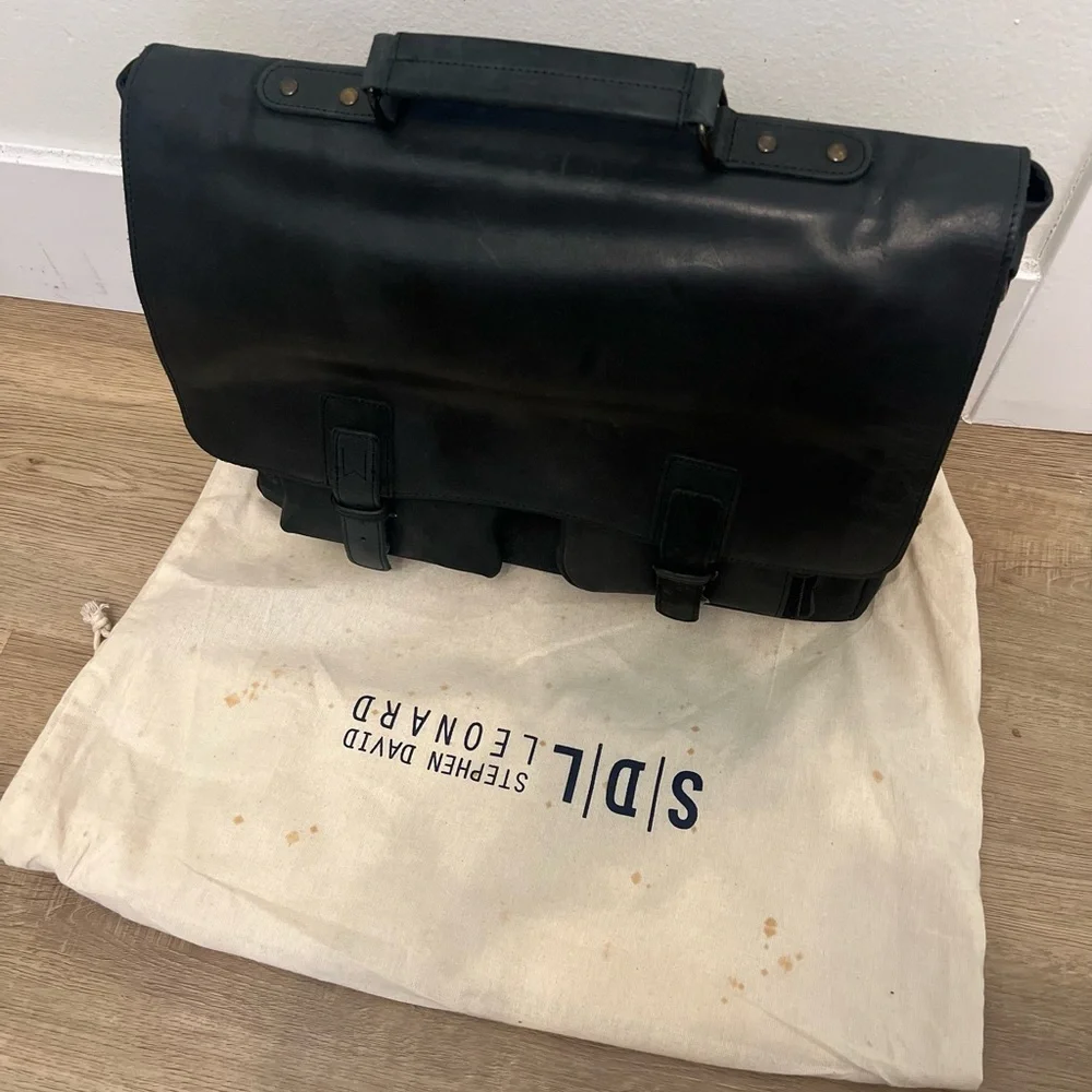 Leather laptop messenger bag